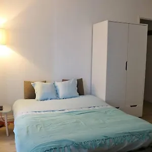 Location Equipe A 200m De La Plage. , Saint-Malo France