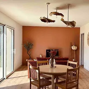 Maisonnette Avec Vue Montagne Et Jardin , Gerde France